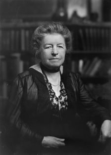 Mrs. McCall, portrait photograph, 1917 Nov. 24. Creator: Arnold Genthe