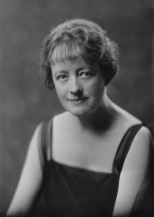Mrs. McKinney, (Mrs. Hart O. Berg), portrait photograph, 1919 June 12. Creator: Arnold Genthe