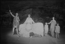 Mrs. Mitchell Henry & Geo. Harris Jr., between c1915 and c1920. Creator: Bain News Service