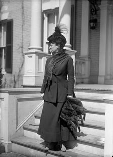 Mrs. Newton D Baker, 1917. Creator: Harris & Ewing