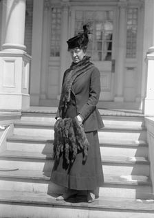 Mrs. Newton D Baker, 1917. Creator: Harris & Ewing