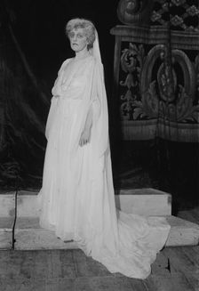 Mrs. Oliver Harriman, 1917. Creator: Bain News Service