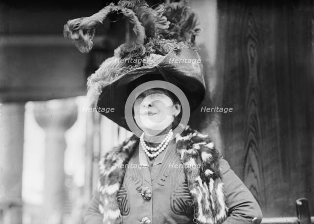 Mrs. A. Crocker Gourand [i.e., Gouraud], 1911. Creator: Bain News Service.