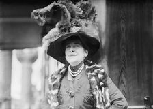 Mrs. A. Crocker Gourand [i.e., Gouraud], 1911. Creator: Bain News Service