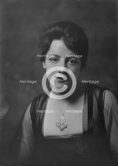 Mrs. A.C. Sanborn, portrait photograph, 1919 Jan. 23. Creator: Arnold Genthe.