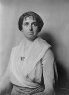 Mrs. A.E. Cohn, portrait photograph, 1918 May 13. Creator: Arnold Genthe