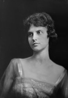 Mrs. A. Hall Badgley, portrait photograph, 1919 May 28. Creator: Arnold Genthe