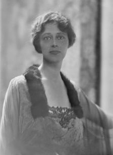 Mrs. A.J. Slade, portrait photograph, 1918 Oct. 10. Creator: Arnold Genthe
