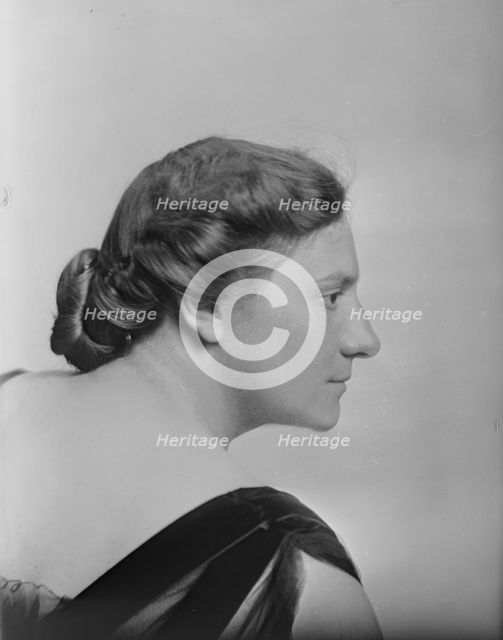 Mrs. Allan Masser, portrait photograph, 1919 Aug. 4. Creator: Arnold Genthe.