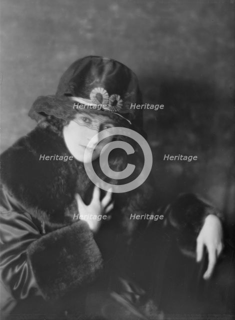 Mrs. Allan Wellman, portrait photograph, 1917 Dec. 6. Creator: Arnold Genthe.