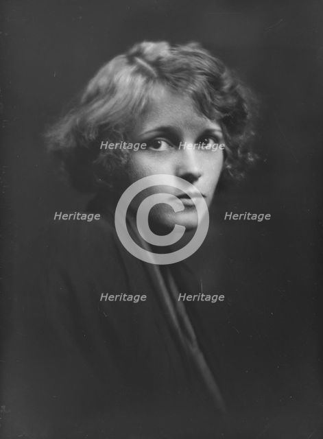 Mrs. Anderson, portrait photograph, 1917 Dec. 1. Creator: Arnold Genthe.