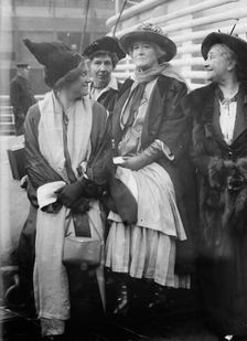 Mrs. B. Forbes Robertson, 1915. Creator: Bain News Service