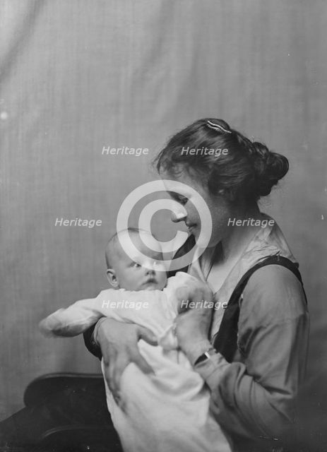 Mrs. Baldwin Smith, and baby, portrait photograph, 1918 Nov. 23. Creator: Arnold Genthe.