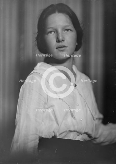 Mrs. Baldwin Smith, portrait photograph, 1918 Nov. 23. Creator: Arnold Genthe.