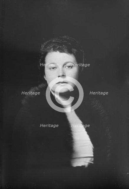Mrs. Barkhausen, portrait photograph, 1918 Dec. 9. Creator: Arnold Genthe.