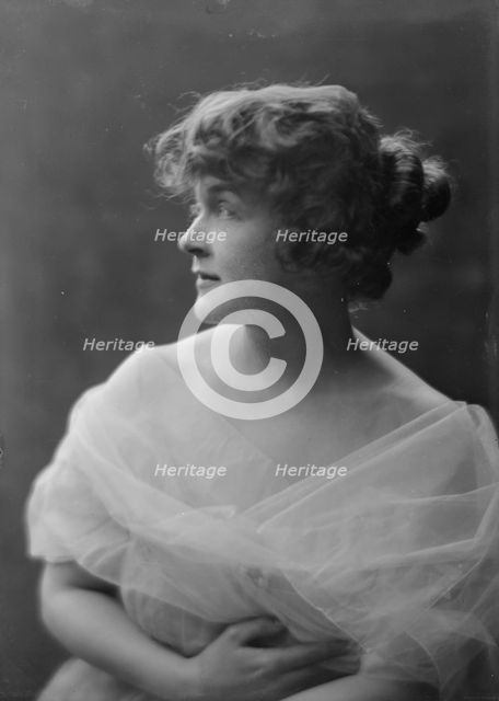 Mrs. Benjamin Lindsey, portrait photograph, 1917 Dec. 21. Creator: Arnold Genthe.