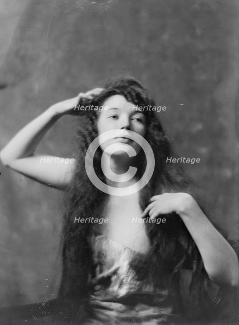 Mrs. Betty Phelps, portrait photograph, 1919 July 21. Creator: Arnold Genthe.