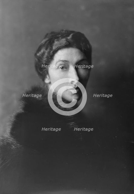 Mrs. Bissell, portrait photograph, 1917 Dec. 15. Creator: Arnold Genthe.