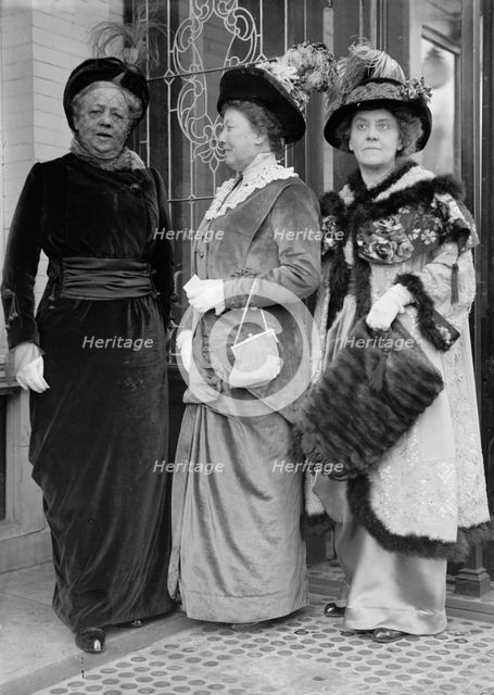Mrs. Bryan; Mrs. James Mcdermott; Mrs. J.F. Shafroth, 1915. Creator: Harris & Ewing.