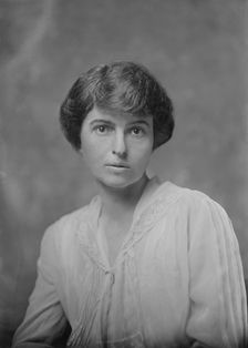 Mrs. Carl B. Ely, portrait photograph, 1919 Jan. 21. Creator: Arnold Genthe
