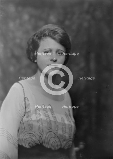 Mrs. Claudia Smith, portrait photograph, 1918 Sept. 13. Creator: Arnold Genthe.