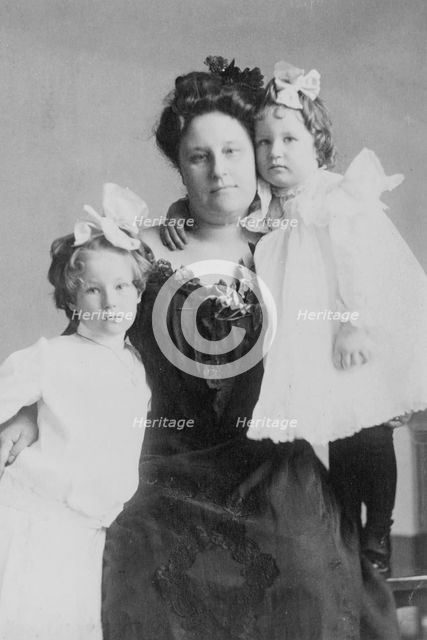 Mrs. Crabbe with two girls, between c1890 and 1910. Creator: Frances Benjamin Johnston.