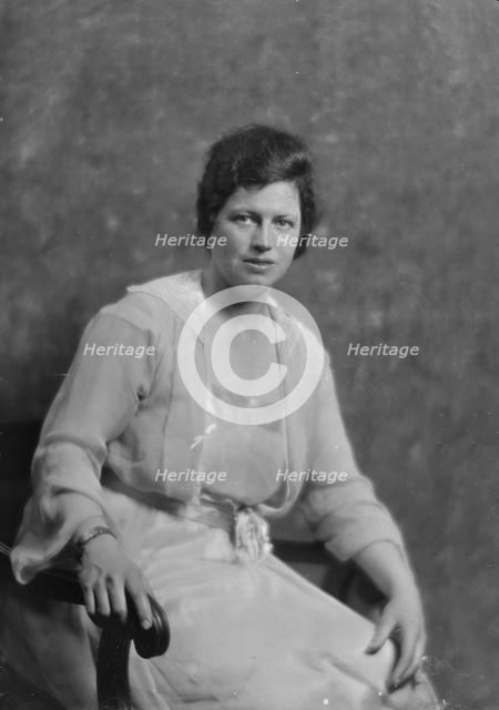 Mrs. Davies, portrait photograph, 1919 May 22. Creator: Arnold Genthe.