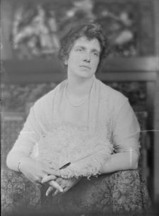 Mrs. E.C. Brown, portrait photograph, 1918 July 2. Creator: Arnold Genthe