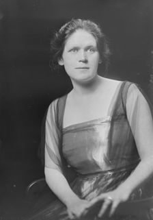 Mrs. E.L. Ashton, portrait photograph, 1918 Nov. 12. Creator: Arnold Genthe