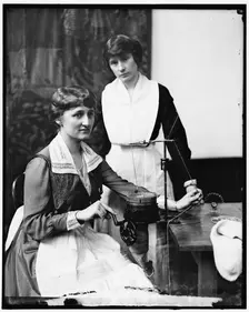 Mrs. E. Seawell & Mrs. H. Rogers, between 1910 and 1920. Creator: Harris & Ewing