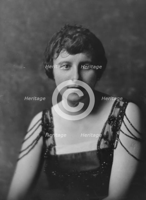 Mrs. E.R. Tinker, portrait photograph, 1917 Dec. 8. Creator: Arnold Genthe.