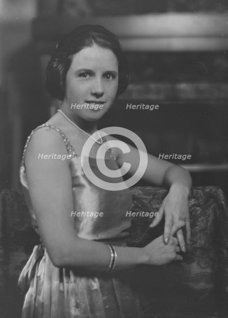 Mrs. E.R. Gleason, portrait photograph, 1917 Nov. 19. Creator: Arnold Genthe.