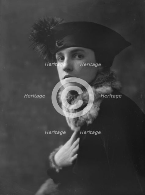 Mrs. E.S. Newbold, portrait photograph, 1918 Mar. 6. Creator: Arnold Genthe.
