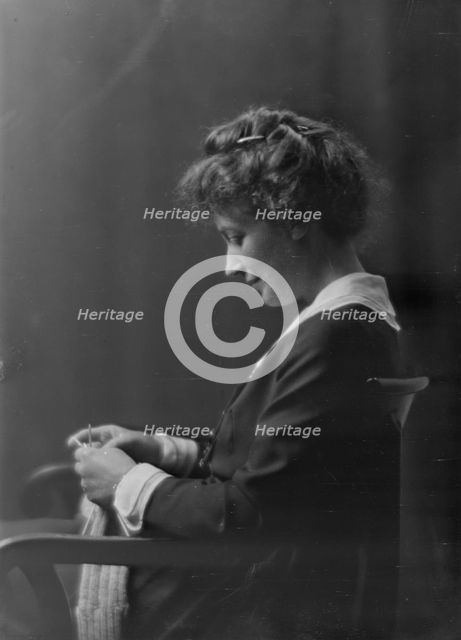 Mrs. E. Terry Smith, (Miss Ethel Walker), portrait photograph, 1918 Oct. 9. Creator: Arnold Genthe.
