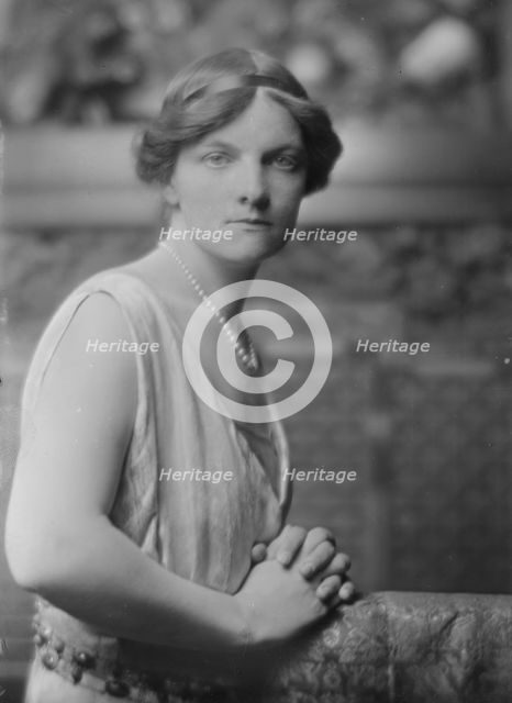 Mrs. Eugene Meyer Jr., portrait photograph, 1918 July 2. Creator: Arnold Genthe.