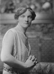 Mrs. Eugene Meyer Jr., portrait photograph, 1918 July 2. Creator: Arnold Genthe
