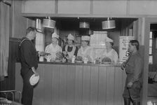 Mrs. E.L. Smith, Mrs. Jay Gould, Mrs. H.B. Duryea, Mrs. Lawr. Keene, 1918. Creator: Bain News Service