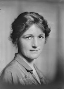 Mrs. Ernest Dudley, portrait photograph, 1918 Aug. 3. Creator: Arnold Genthe