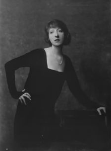 Mrs. Falk, portrait photograph, 1917 Nov. 28. Creator: Arnold Genthe
