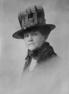 Mrs. F.O. Lowde [i.e. Lowden], between c1915 and c1920. Creator: Bain News Service