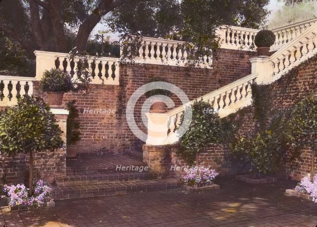 Mrs. Francis Lemoine Loring house, 700 South San Rafael Avenue, Pasadena, California, 1917. Creator: Frances Benjamin Johnston.