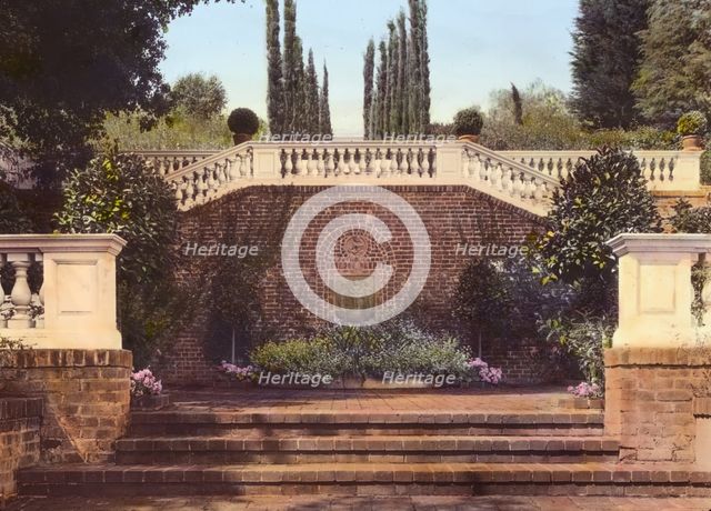 Mrs. Francis Lemoine Loring house, 700 South San Rafael Avenue, Pasadena, California, 1917. Creator: Frances Benjamin Johnston.