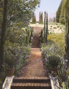 Mrs. Francis Lemoine Loring house, 700 South San Rafael Avenue, Pasadena, California, 1917. Creator: Frances Benjamin Johnston