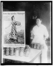 Mrs. Frank P. Brown, Cincinnati, Ohio - 1st prize winner..., between 1910 and 1920. Creator: Harris & Ewing