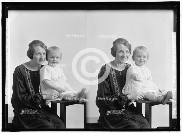Mrs. Fred J. Scheel and child, between 1930 and 1950. Creator: Harris & Ewing.