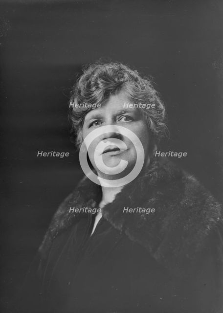 Mrs. Frederick D. Nye, portrait photograph, 1918 Nov. Creator: Arnold Genthe.