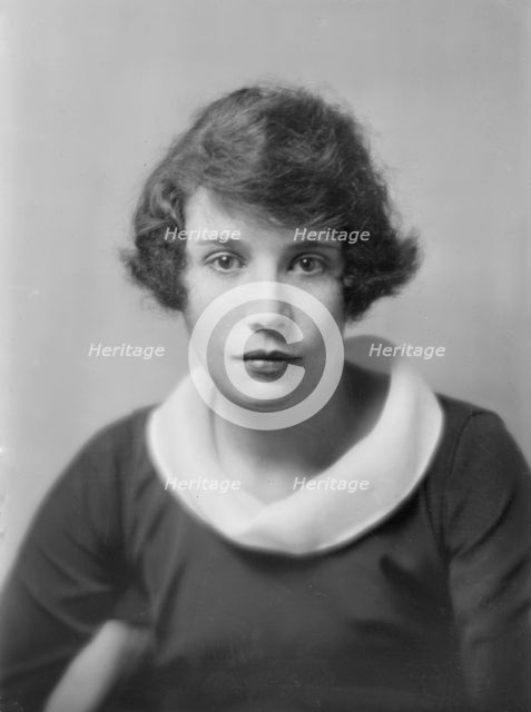 Mrs. Frederick Humphreys, portrait photograph, 1918 Apr. 26. Creator: Arnold Genthe.