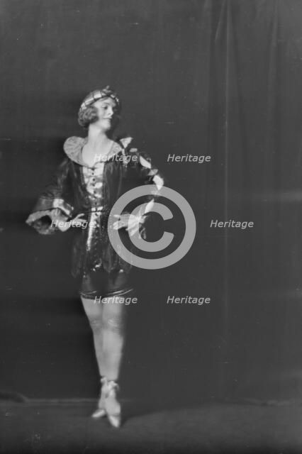 Mrs. Gugi, (Marion Vardi), between 1918 and 1922. Creator: Arnold Genthe.