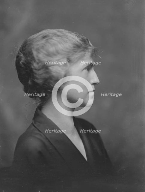 Mrs. Garrison, portrait photograph, 1919 Jan. 21. Creator: Arnold Genthe.