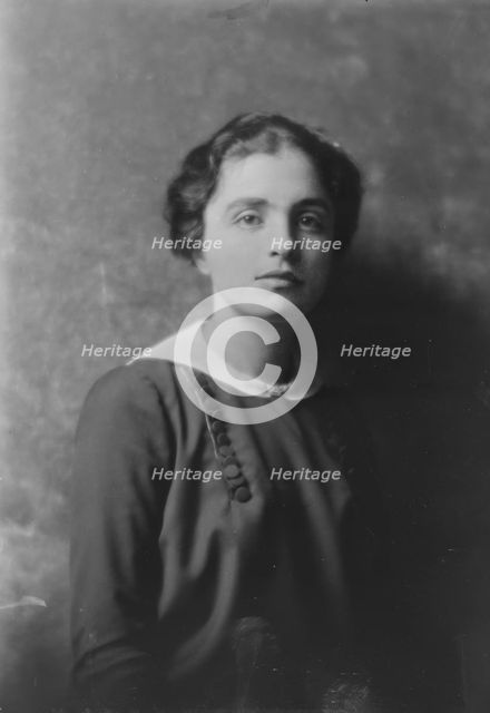 Mrs. George Ewing, portrait photograph, 1918 June 1. Creator: Arnold Genthe.